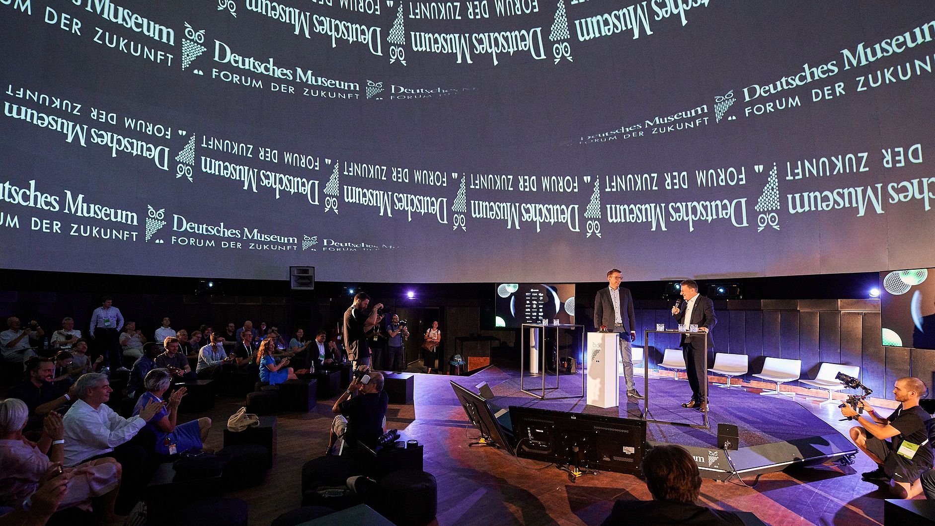 Eröffnung im Streaming Dome des Forum der Zukunft.