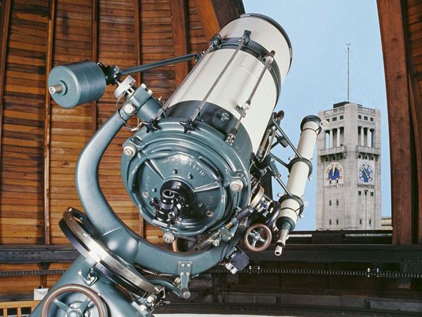Der restaurierte Goerz Reflektor in der Oststernwarte.
