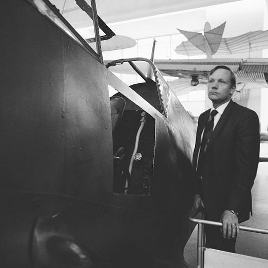 Neil Armstrong in der Alten Luftfahrtausstellung des Deutschen Museums.