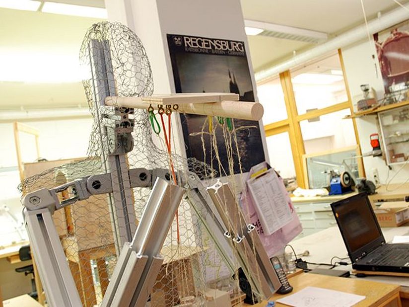 Rekonstruktion eines Flötenspiel-Apparats.