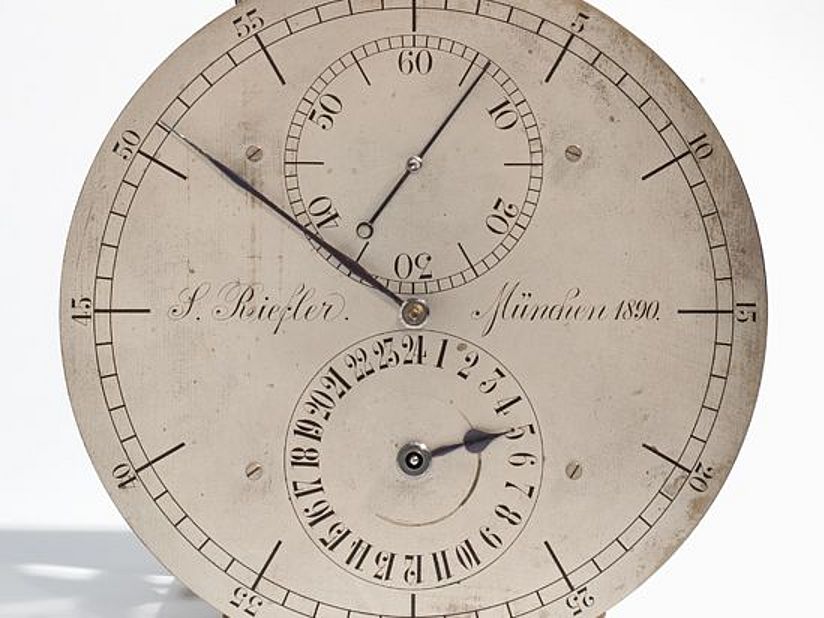 Zifferblatt der Uhr Nr. 1 von Sigmund Riefler.