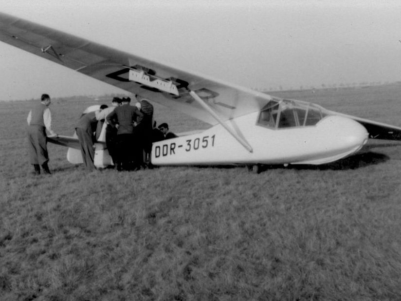 Die Erprobung des ersten Serienflugzeuges FES im März 1957 in Schkeuditz.