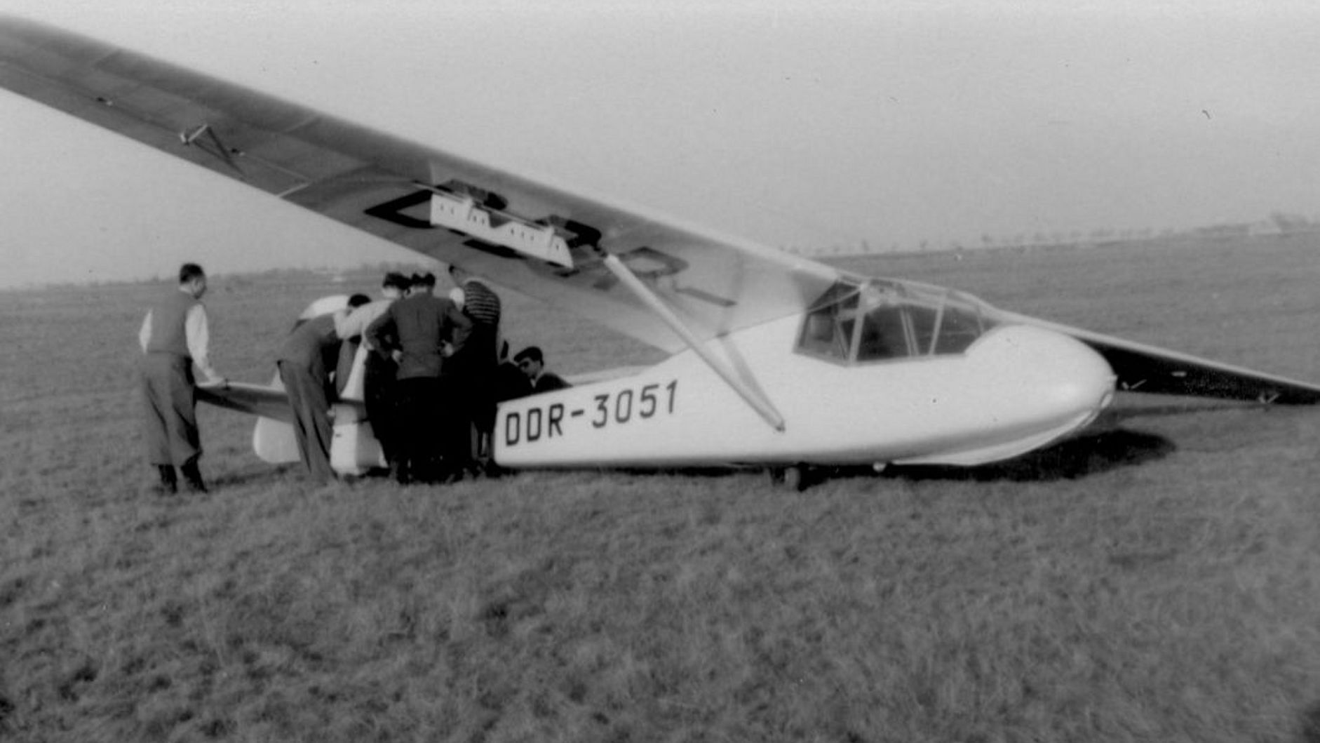 Die Erprobung des ersten Serienflugzeuges FES im März 1957 in Schkeuditz.