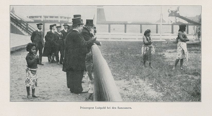 Historisches Foto: Prinzregent Luitpold beim Besuch der Samoaner-Schau in München 1910.
