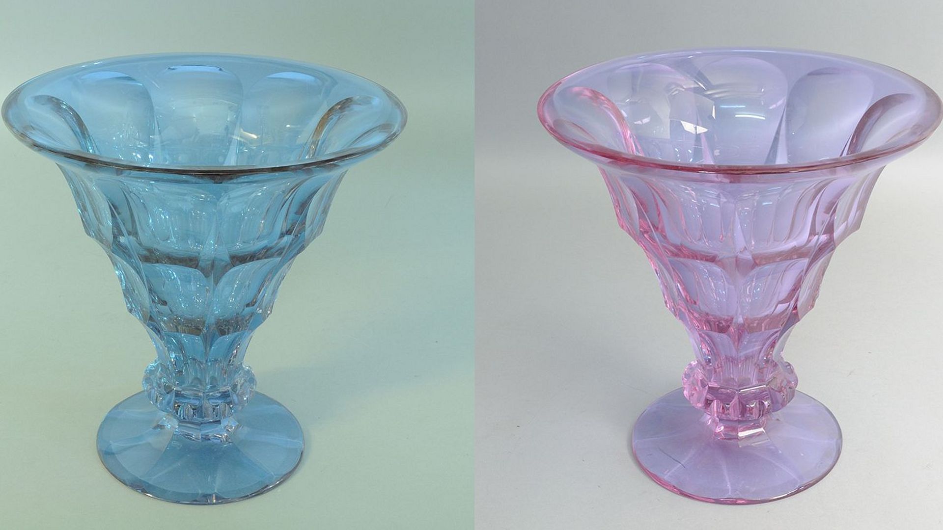 Die Vase im hellblauen und im violetten Zustand.