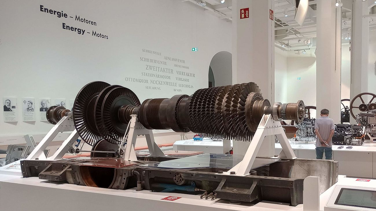 Gasturbine vom Type Sulzer NSR 63 in der Ausstellung Energie – Motoren.