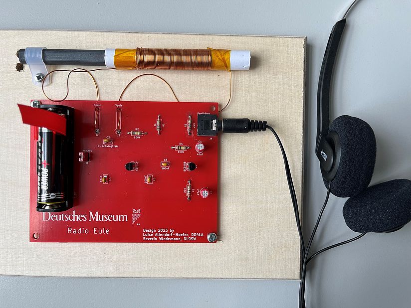 Selbstgebauter, einfacher Mittelwellenempfänger für Radio Eule 1500 kHz.