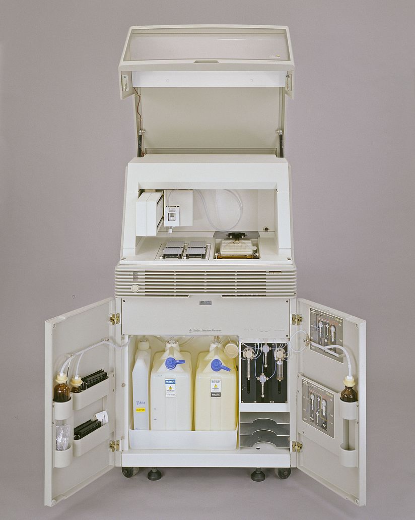 ABI-Prism Kapillarsequenzierer.