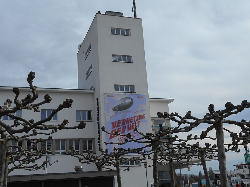 Außenaufnahme des Zeppelin Museums, Friedrichshafen, im Jahr 2020.