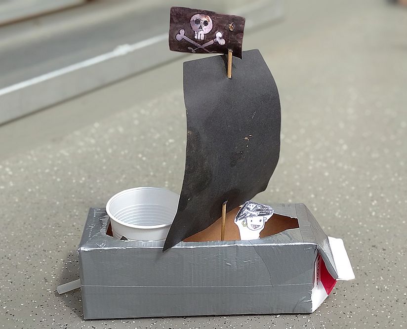 Gebasteltes Schiff „Die Unsinkbare“ von Morten.