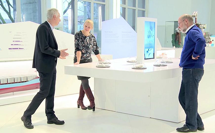 Helmuth Trischler, Nina Möllers und Harald Lesch in der Sonderausstellung.