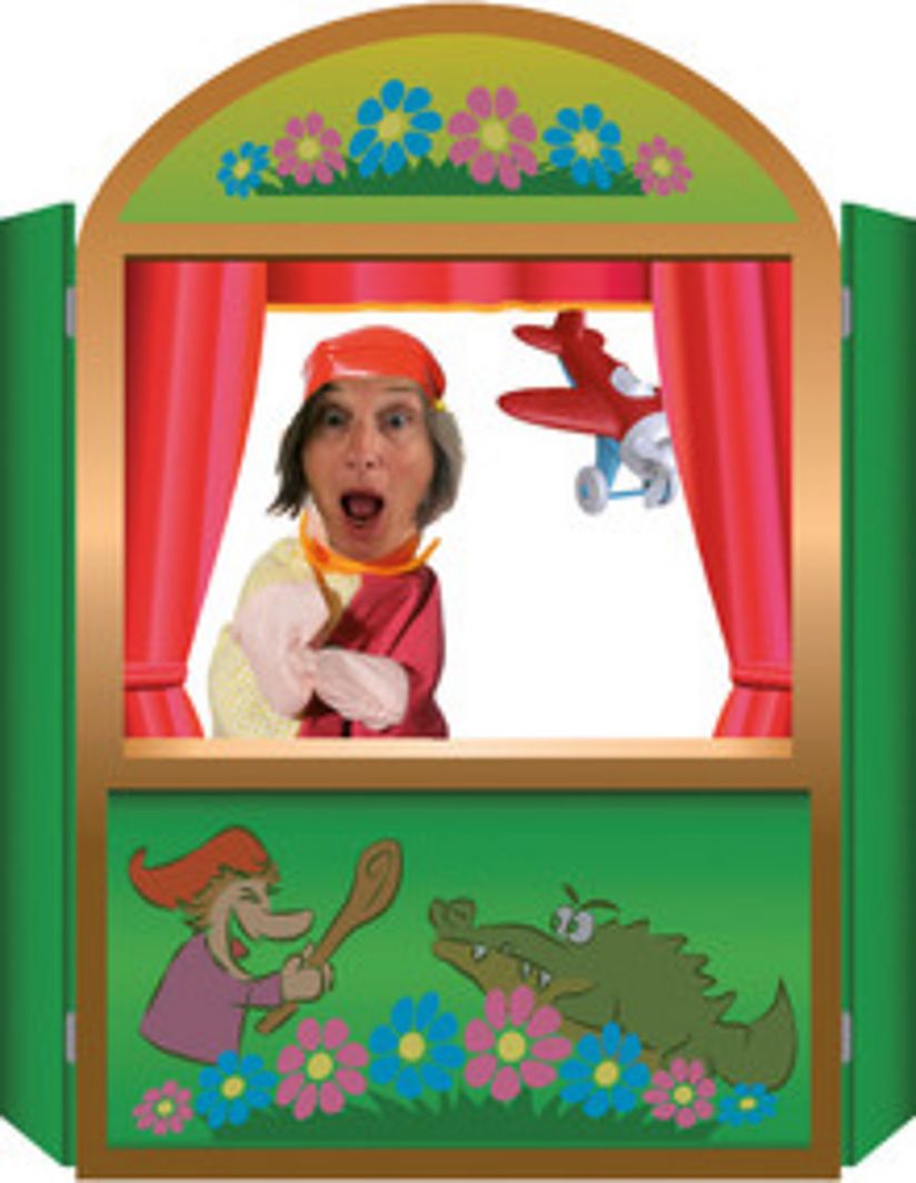 Kasperletheater mit Sabrina Landes als "Kasperl" und einem Flugzeug.