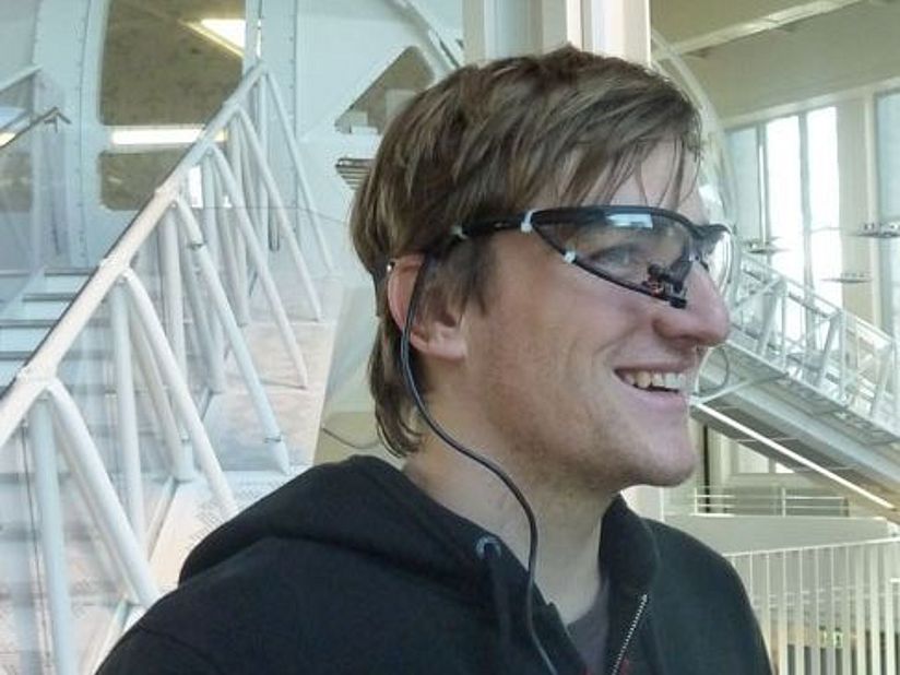 Teilnehmer der Eyetracking Studie im Zentrum Neue Technologien.