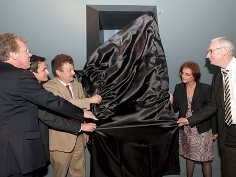 Die Station zum Zukunftspreises 2010 wird in der Ausstellung enthüllt.