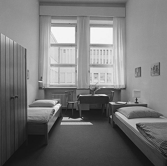 Zimmer 1984
Zimmer heute
Seminar früher
Seminar heute