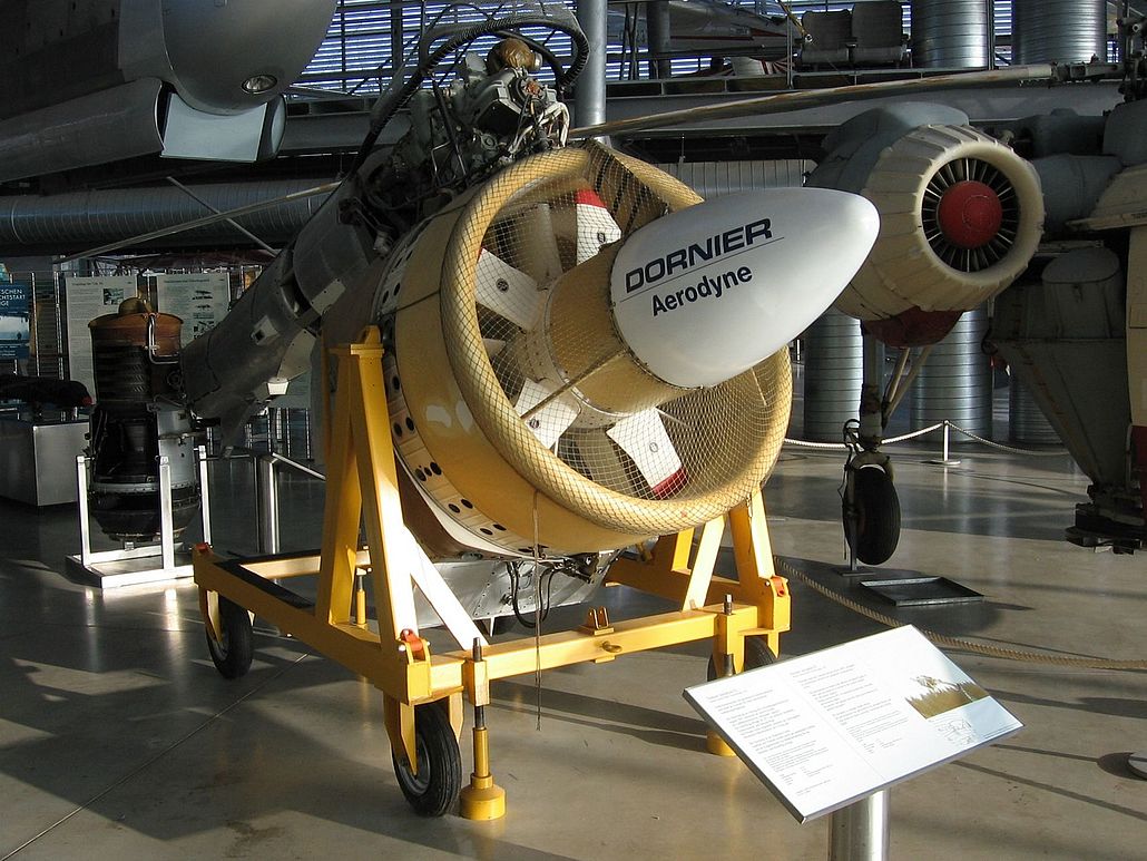 Frontal-Blick auf den Aufklärungsflugkörper Dornier Aerodyne.