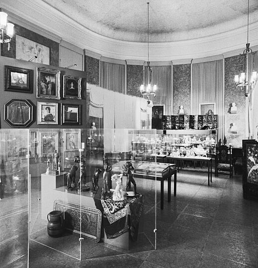 Foto: Sonderausstellung zur Bühler-Sammlung im Ehrensaal des Deutschen Museums 1998.