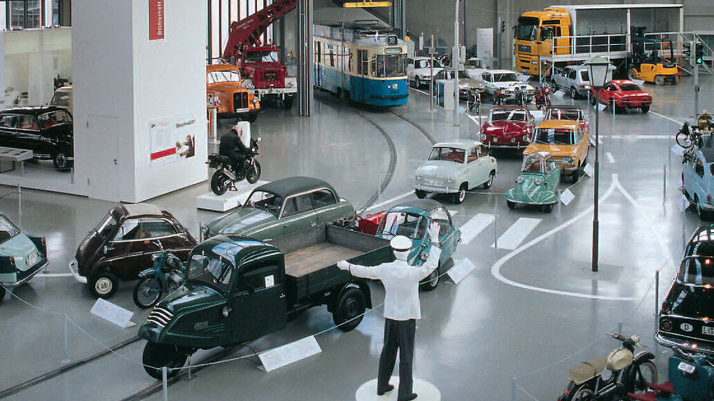 Straßeninszenierung in Halle I.