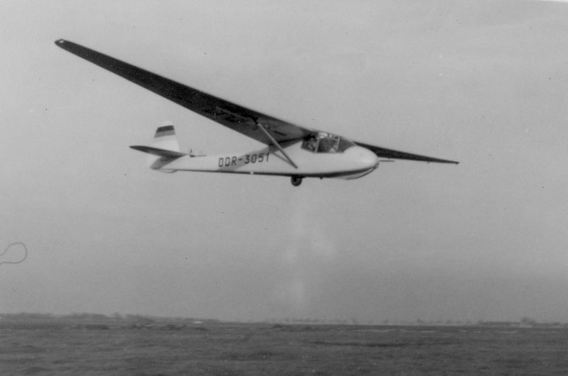 Die Erprobung des ersten Serienflugzeuges FES im März 1957 in Schkeuditz.