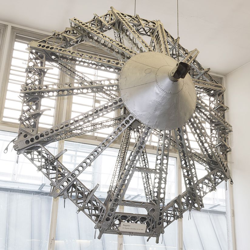 Zeppelin-Bugspitze des Luftschiffs LZ 127 in der Ausstellung Historische Luftfahrt.