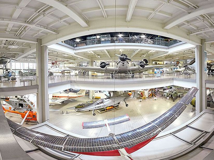 Blick in die Ausstellung Luftfahrt mit Ju52.
