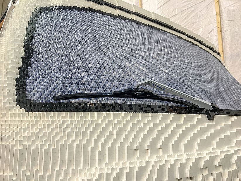 Heckscheibe aus Lego-Steinen.