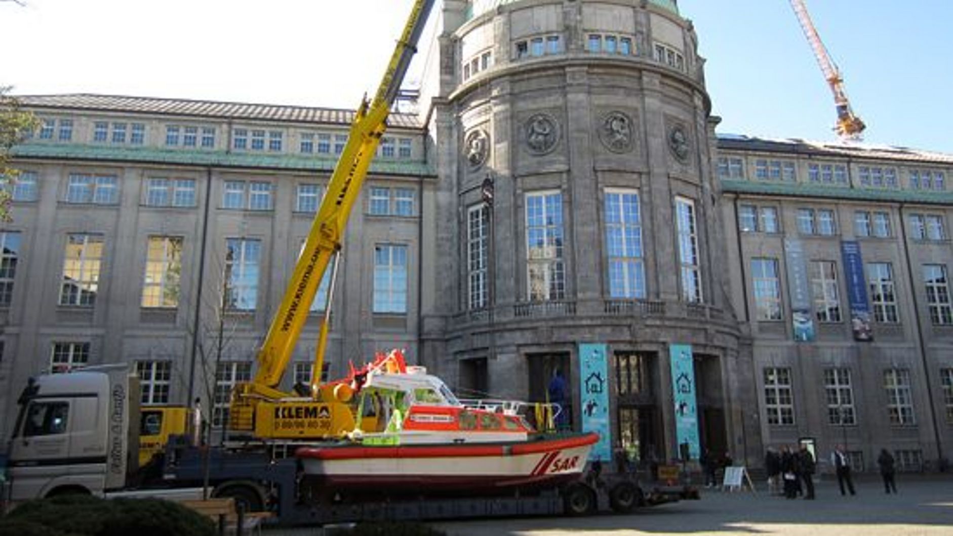"Asmus Bremer" vor dem Deutschen Museum.