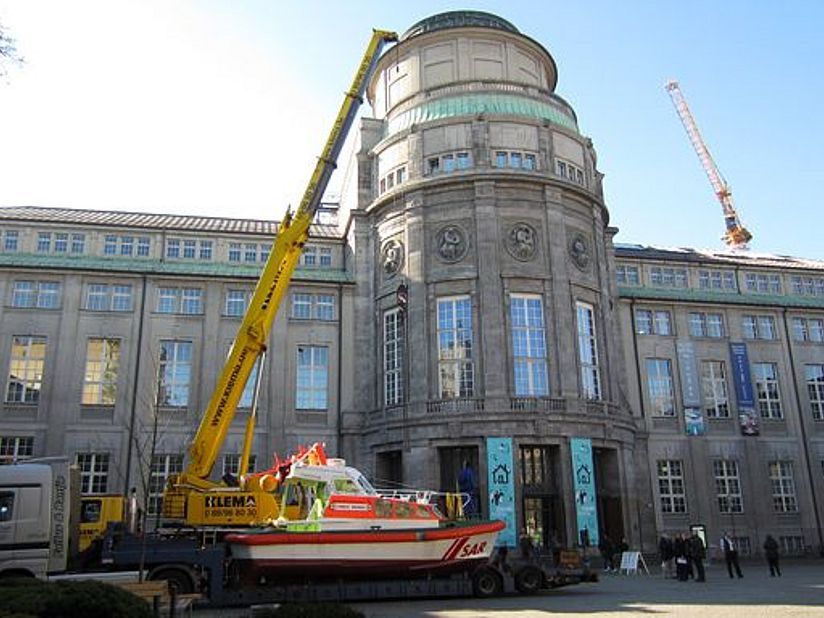 "Asmus Bremer" vor dem Deutschen Museum.