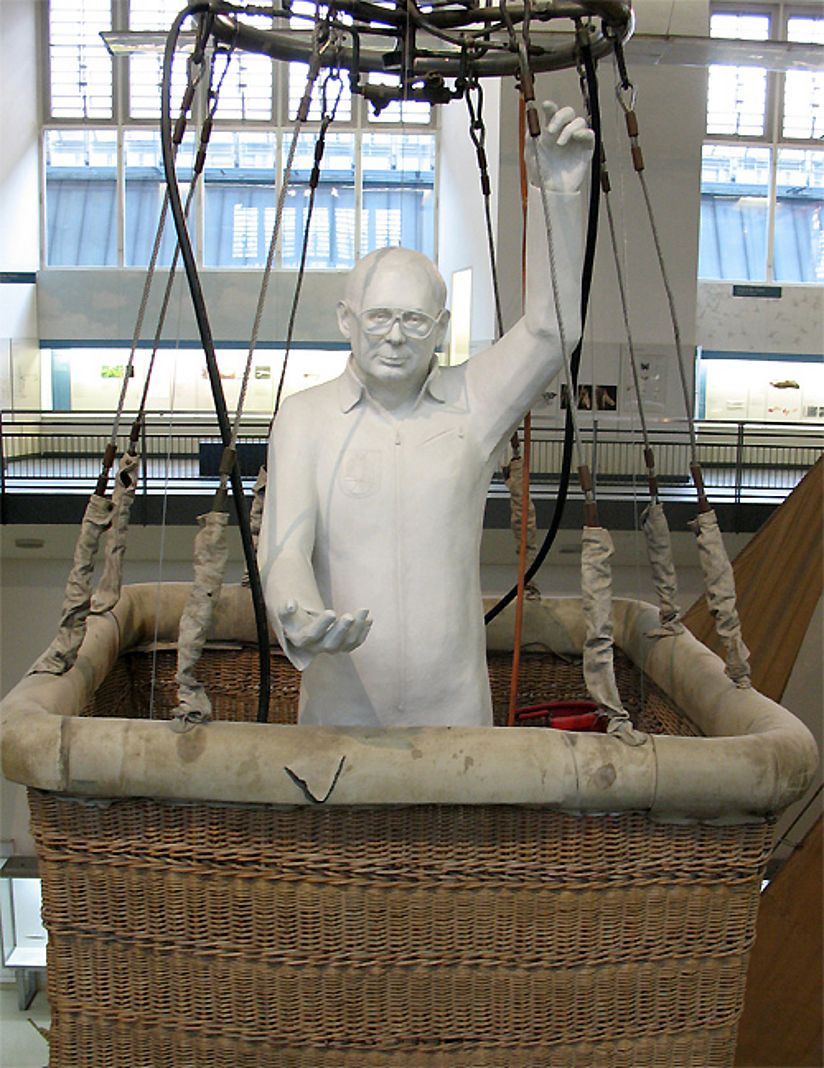 Gipsfigur von Hans Holzer.