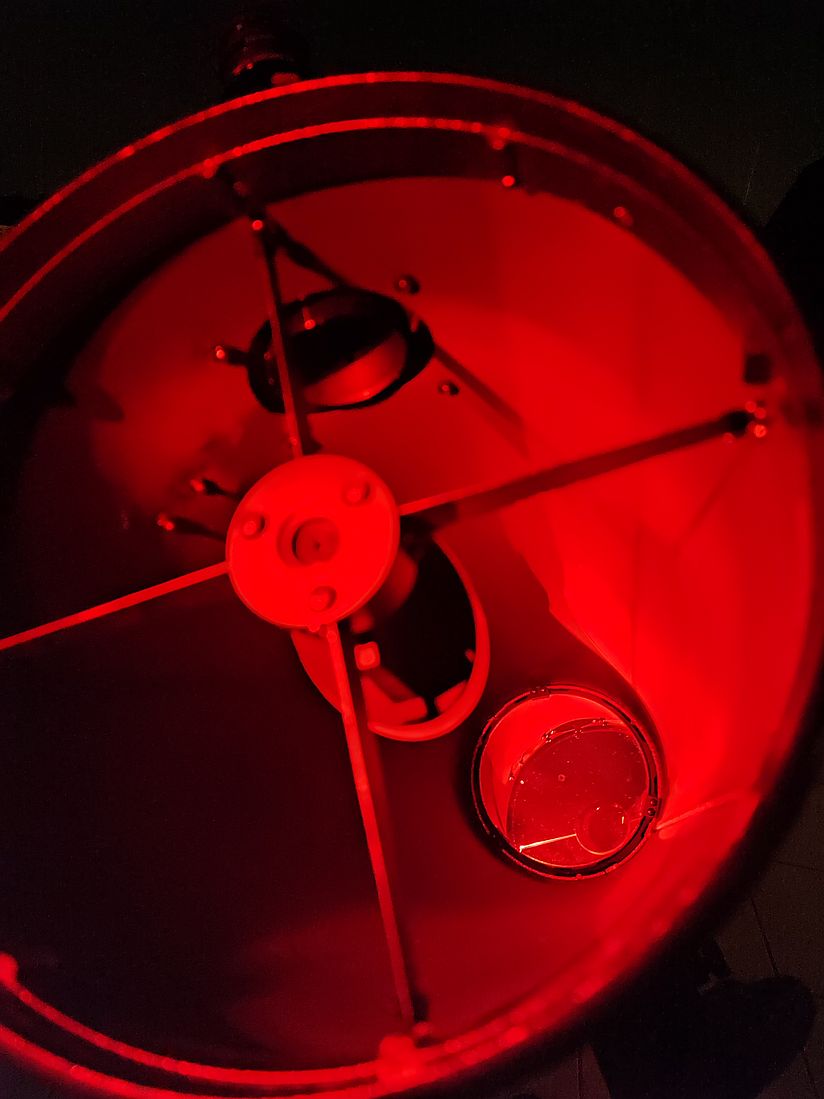 Teleskop: Aufbau im Inneren des Rohrs.