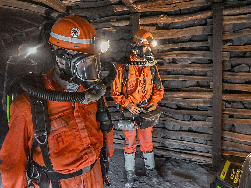 Grubenwehr-Inszenierung im „Modernen Bergbau“.