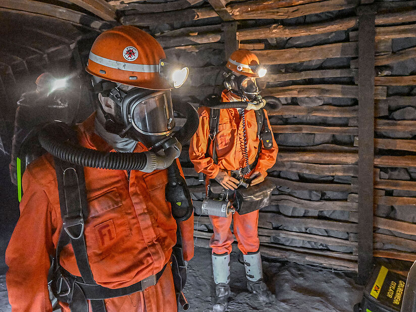 Grubenwehr-Inszenierung im „Modernen Bergbau“.