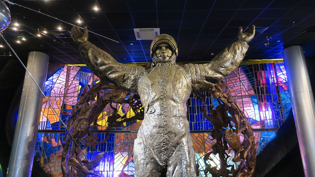 Gagarin-Statue im Museum der Kosmonautik in Moskau.