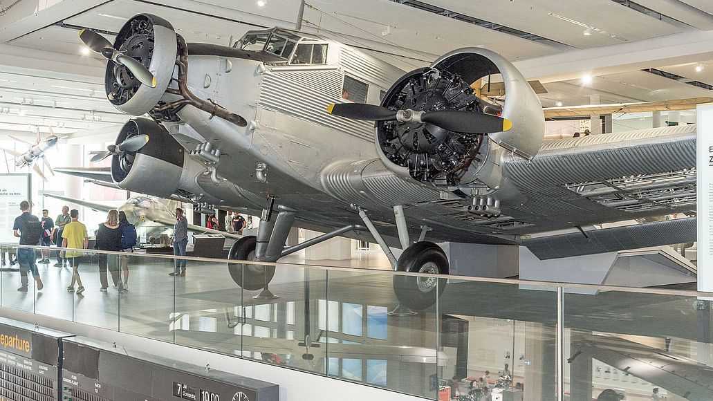 Flugzeug Ju 52 in der Ausstellungshalle Historische Luftfahrt.