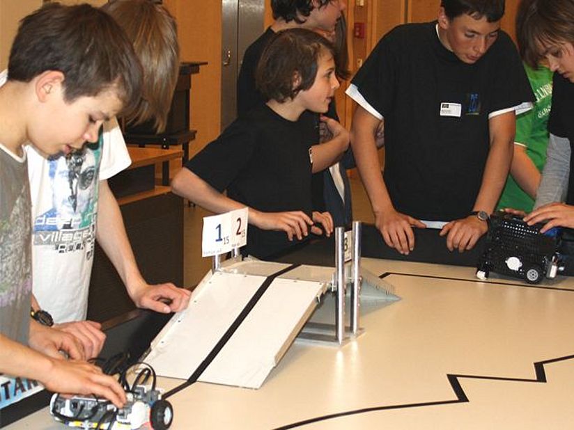 Impression vom Robotics Wettbewerb April 2010.
