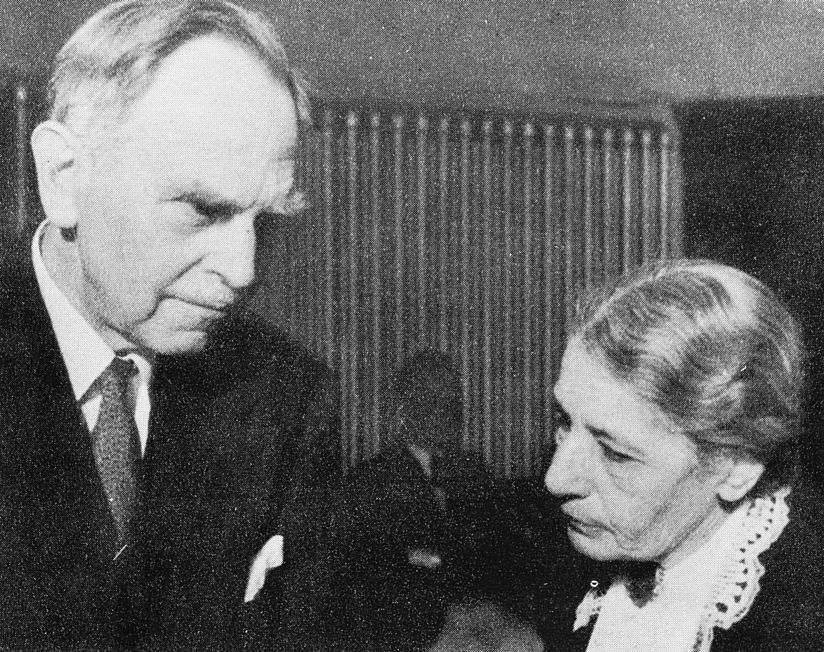 Schwarz-weiß Fotografie von Otto Hahn und Lise Meitner.