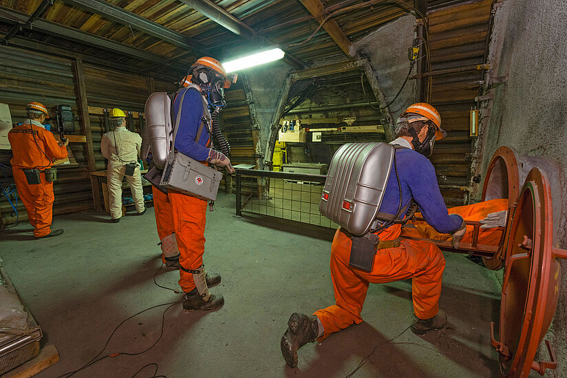 Grubenwehr-Inszenierung.