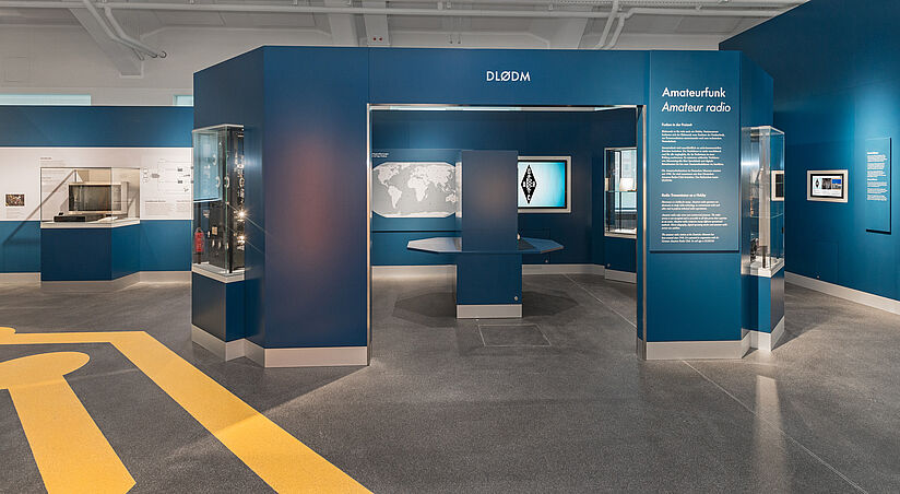 Klubstation DLØDM in der Ausstellung Elektronik im Juni 2022.