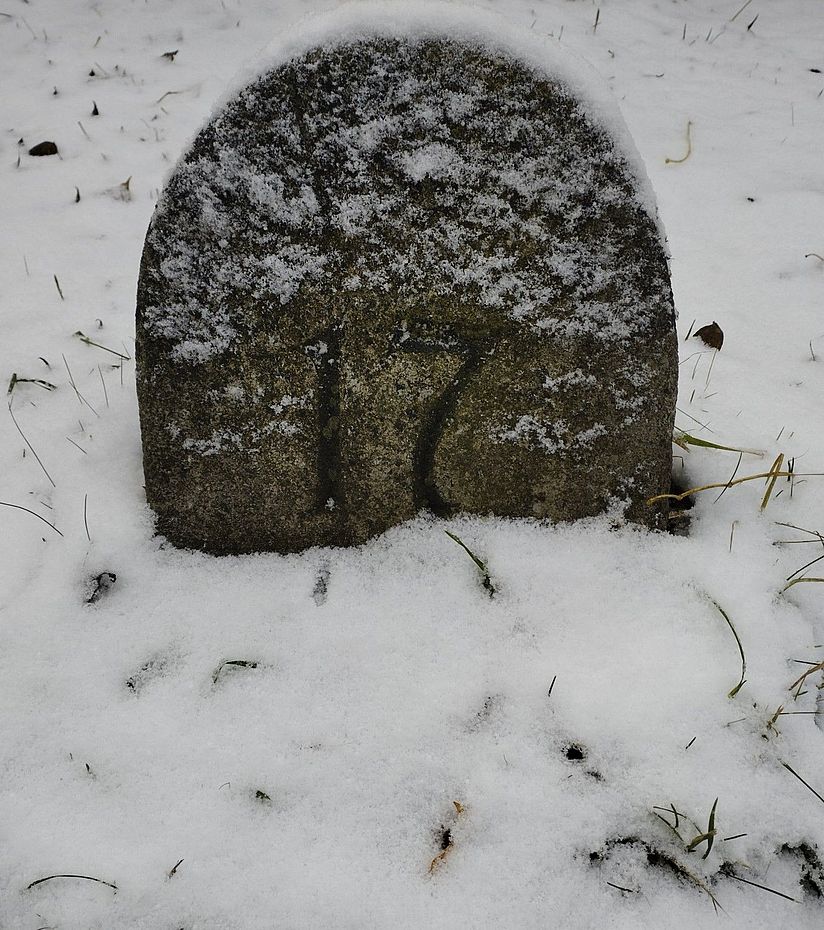 Sektionsstein, Sektion 17 des Alten Südfriedhofs in München.