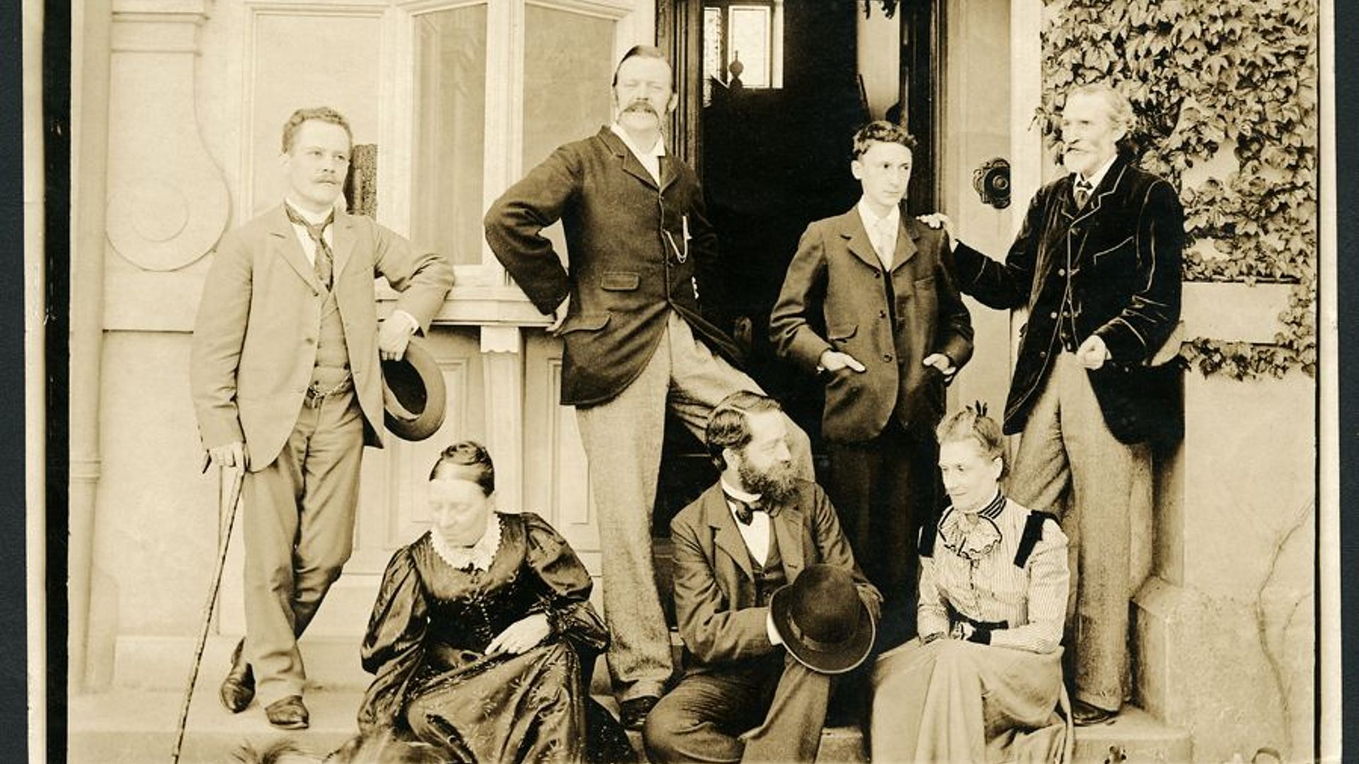 Arnold Sommerfeld (im Bild links) mit Freunden und Kollegen im Jahr 1899.