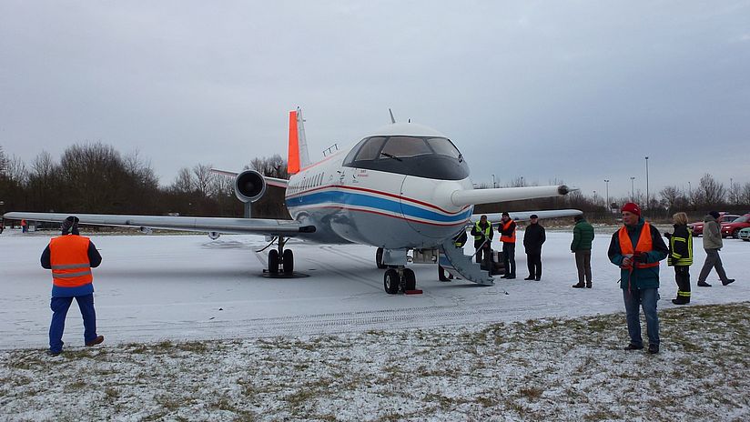 Forschungsflugzeug ATTAS vor der Flugwerft Schleißheim.