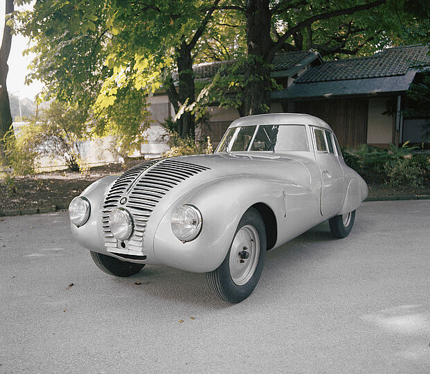 Der BMW 328 Wendler auf dem Außengelände der Deutschen Museums.